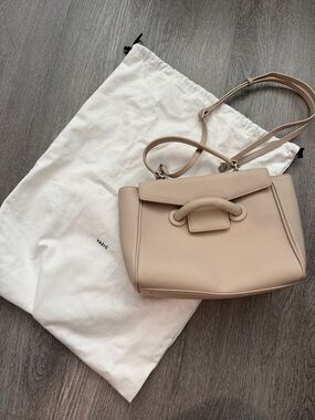 VASIC Beige Pebble Leather Top-Handle Ever bag